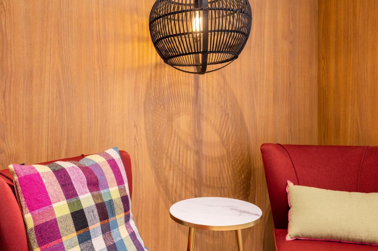 Vie Via - Your Hotel レーワールデン エクステリア 写真
